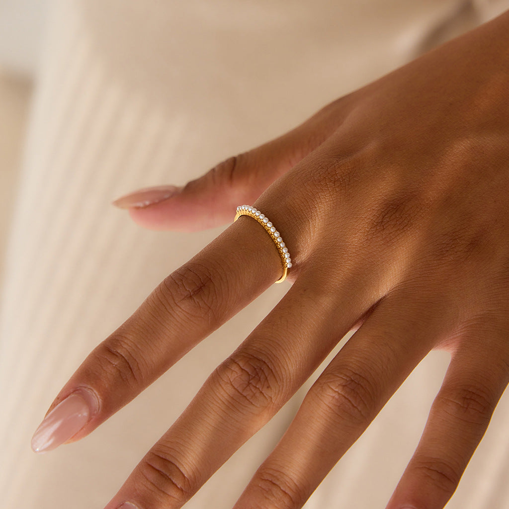 Anello geometrico in titanio e acciaio con intarsio di perle da donna, accessorio di moda in acciaio inossidabile elettroplaccato