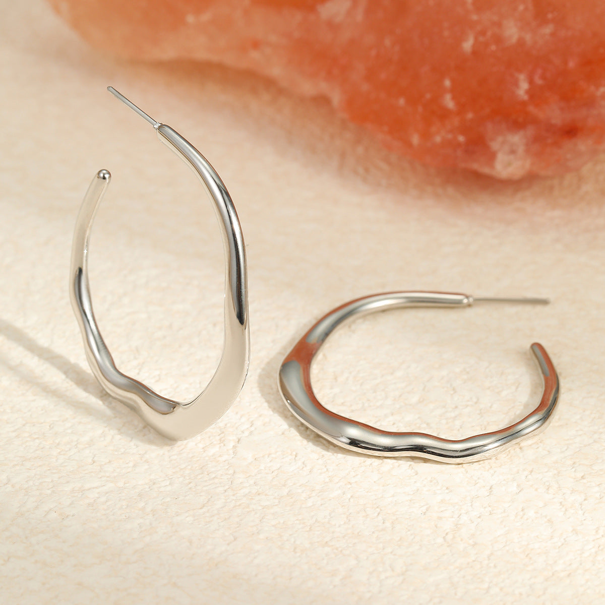 Orecchini a cerchio a C minimalisti geometrici in acciaio inossidabile con placcatura in oro 18 carati da donna