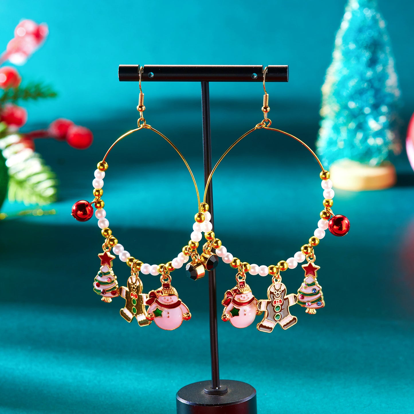 Orecchini pendenti in lega con albero di Natale, renna e omino di pan di zenzero, dolci e grintosi, con perline rosse e verdi, gioielli natalizi galvanizzati