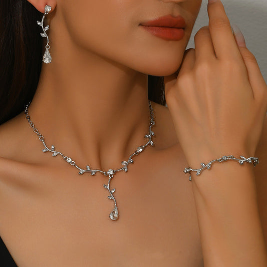 Minimalist Luxury Drop-Shaped Necklace Set with Alloy Chain and Rhinestone Pendant for Women