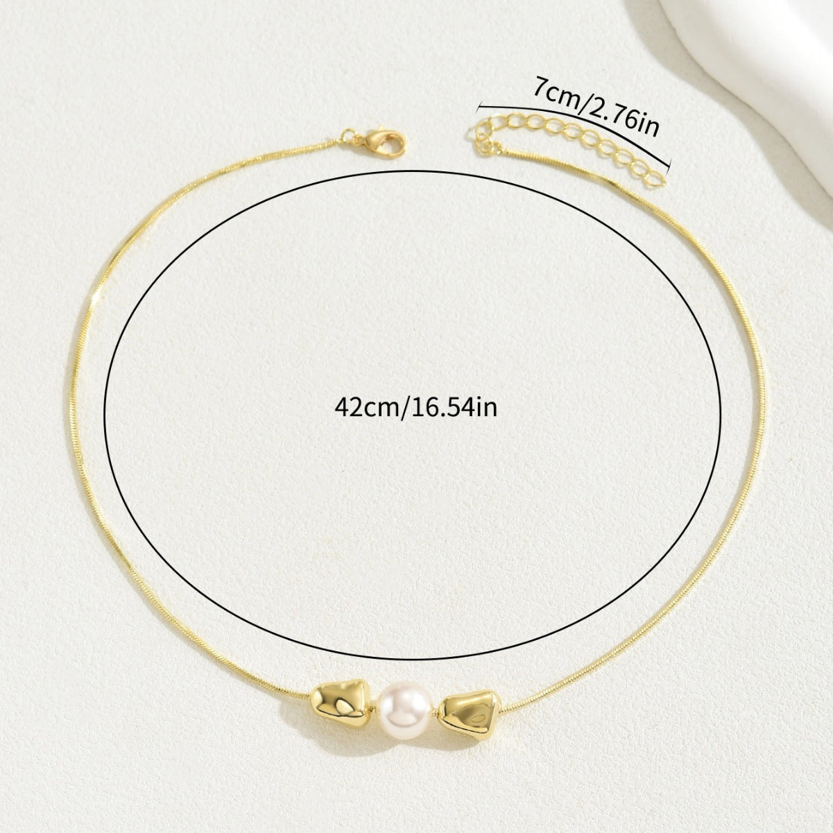 Collar con colgante geométrico minimalista para mujer con incrustaciones de perlas y cadena de cobre