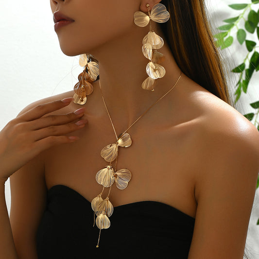 Floral Style Women's Earrings and Necklace Set with Copper Pendant, Plated Finish, Tassel Design, Botanical Flower Pattern