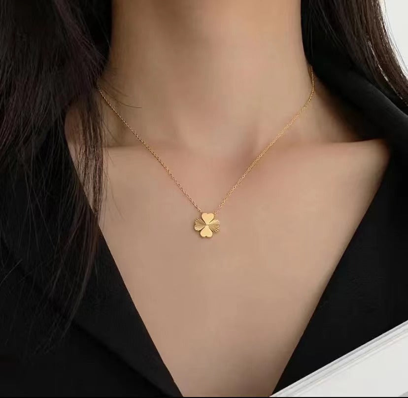 Luxury 18K Gold Plated Four-Leaf Clover Titanium Steel Necklace for Women O-Chain Pendant