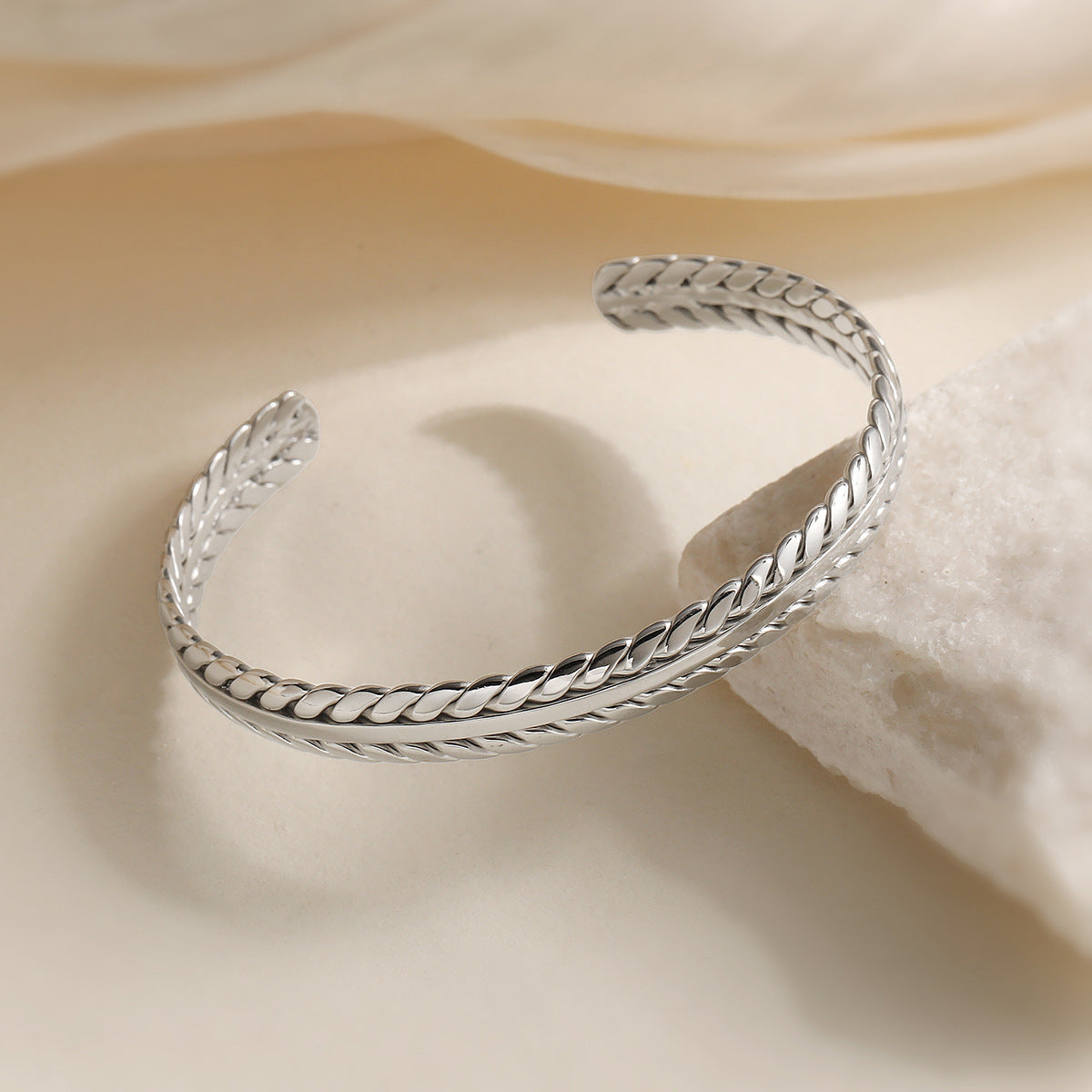 Bracciale a Spiga di Grano Minimalista in Acciaio Inossidabile da Donna con Placcatura in Oro 18K e Design a Bracciale Aperto Regolabile