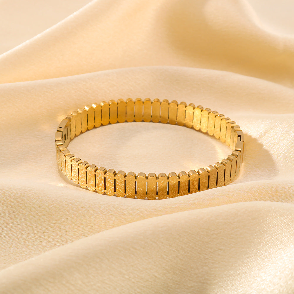 Minimalist Oval Hollow-Out Toggle Bracelet in Stainless Steel with 18K Gold Plating for Women