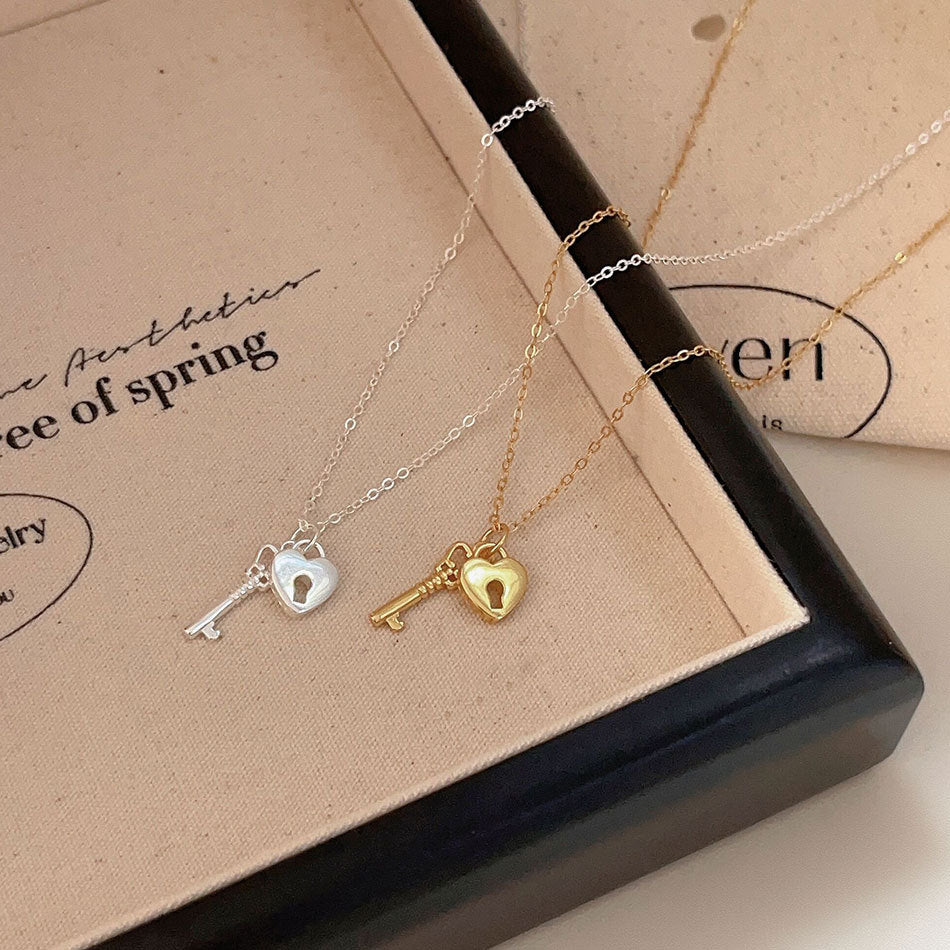 Minimalist Cold-Tone Heart-Shaped Key Pendant Necklace in 925 Sterling Silver on Corn Chain
