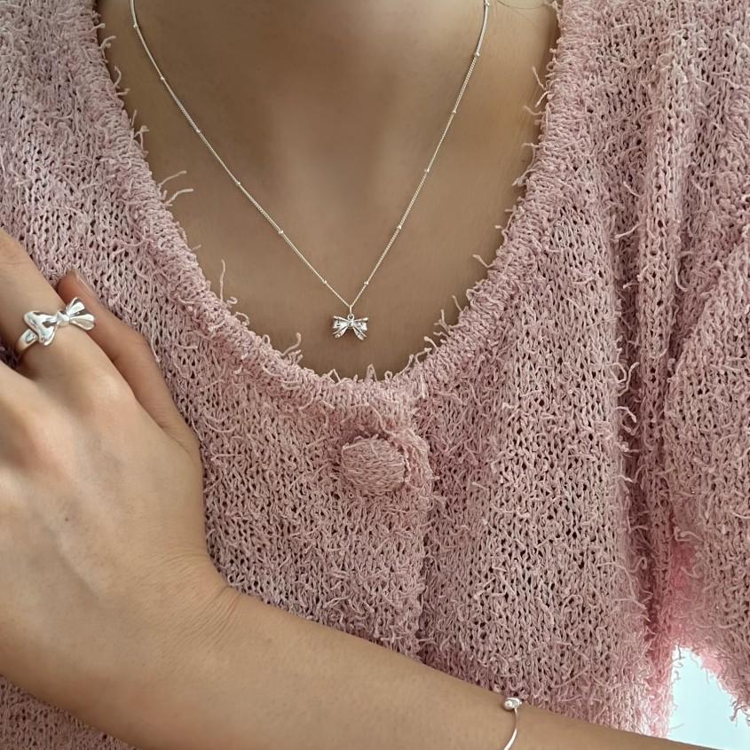 Collana Pendente Nodo ad Arco Minimalista in Argento Sterling 925 con Design Geometrico