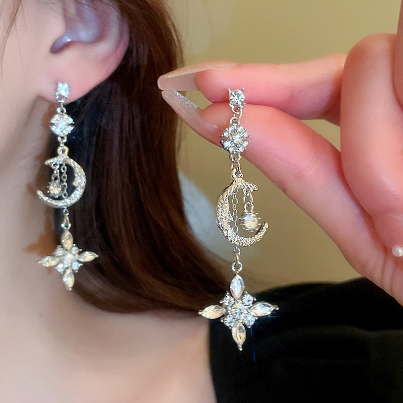 Orecchini a perno di lusso con lega geometrica irregolare e intarsio di strass, placcati argento, alla moda e versatili da donna
