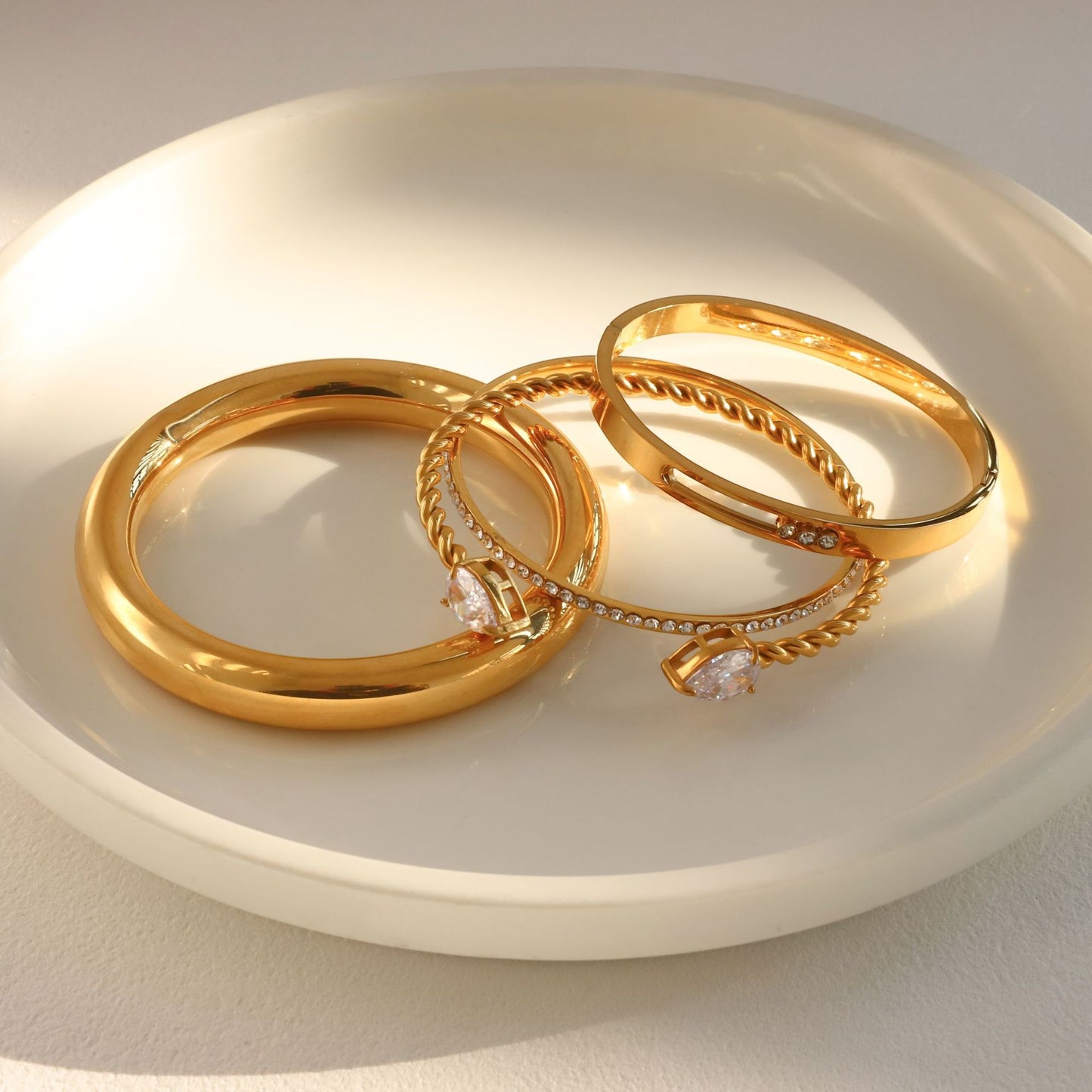Luxury Round Geometric Stainless Steel Bracelet with Cubic Zirconia 18K Gold Plated