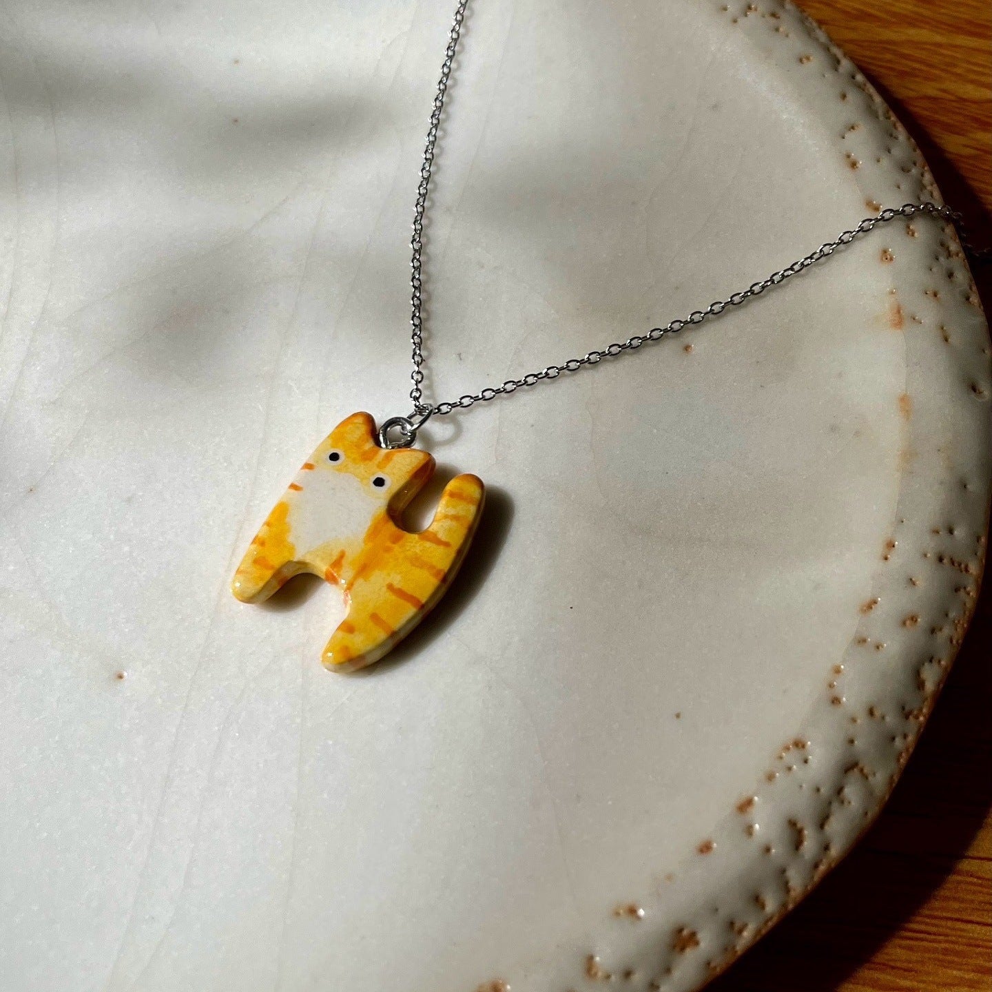 Luxury Casual 18K Gold Plated Titanium Steel Cat Animal Charm Bar