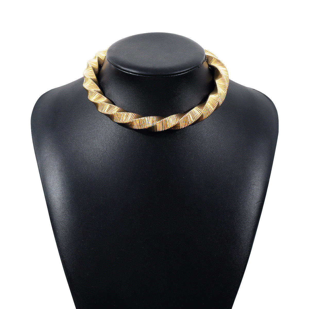 Collana da donna con corda attorcigliata geometrica spigolosa, finitura galvanica e estetica a onda fredda