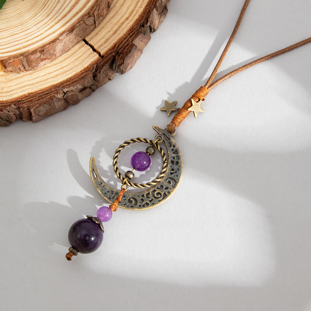 Collar colgante vintage de luna y estrella geométrica con dije de aleación en cordón de cuero para mujer