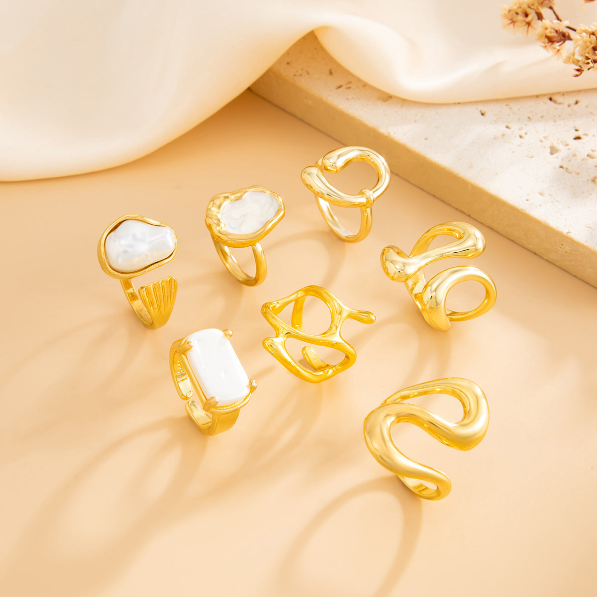 Vintage Geometric Alloy Plated Ring with Irregular Baroque Pearl and Rhinestone for Women