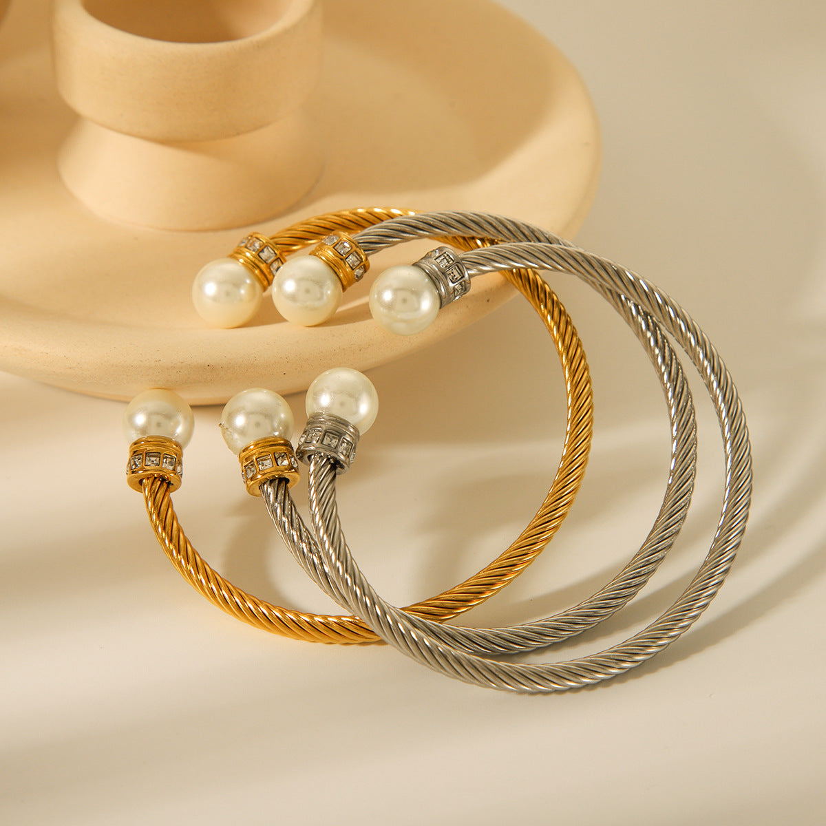 Ins Style Twisted Stainless Steel Bracelet for Women with Rhinestone Inlay and Pearl Accents Cable Chain Bangle