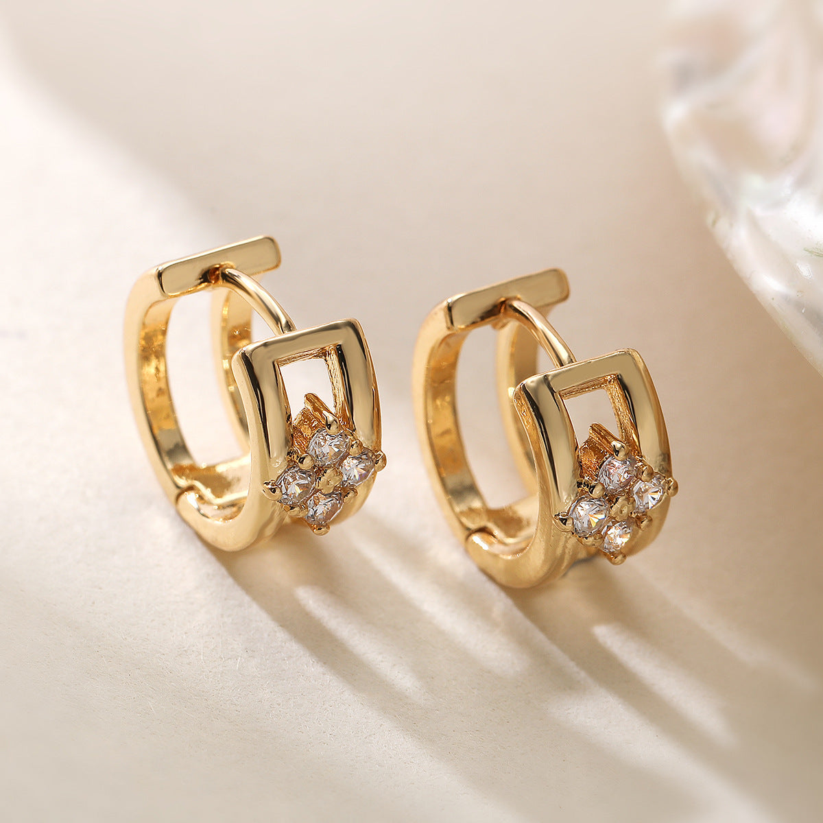 Vintage Geometric Copper Hoop Earrings with 18K Gold Plating and Micro-Paved Zirconia for Women
