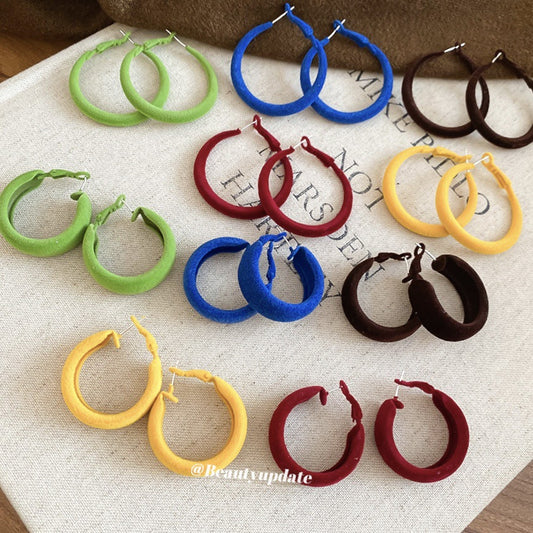 Pendientes de aro geométricos flocados para mujer con postes de plata de ley 925, acabado galvanizado, joyería de moda informal y apropiada para la oficina