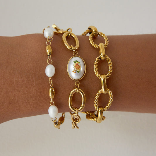 Elegante bracciale geometrico in acciaio inossidabile con perle d'acqua dolce e placcatura in oro da donna