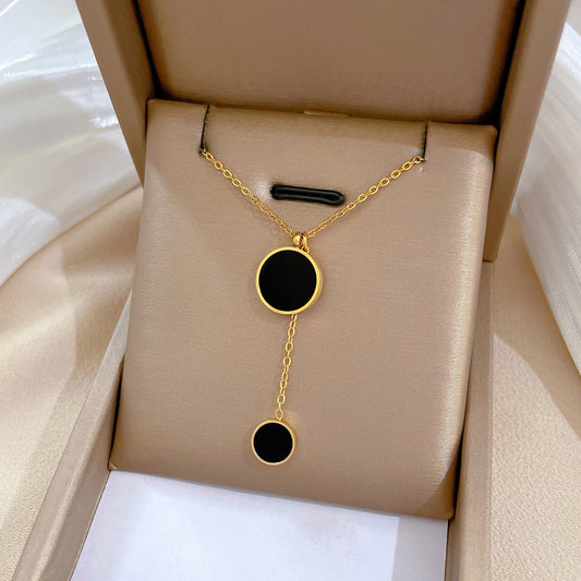 Minimalist Titanium Steel Geometric Double Ring Pendant Necklace for Women with Rhinestone Inlay, Clavicle Chain for Casual and Office Wear