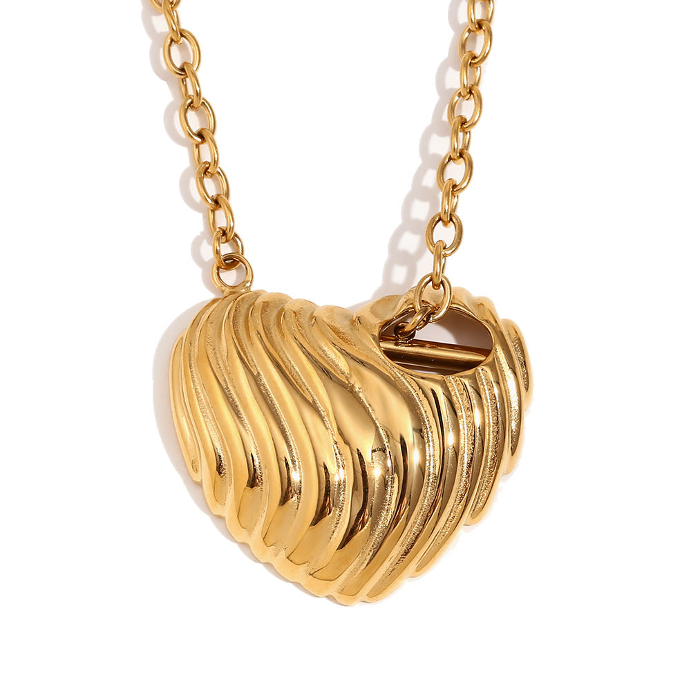 Collana da donna alla moda in acciaio inossidabile placcato oro 18 carati con ciondolo a cuore e chiusura a T/O
