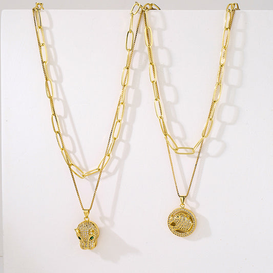 Collana pendente leopardo minimalista in rame con placcatura in oro 18 carati e zirconi micro-pavé per donna