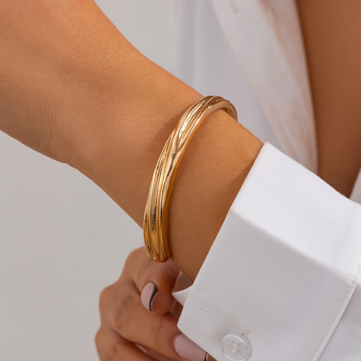 Vintage Geometric Double Hoop Hollow Spring Opening Bracelet with Pendant for Women