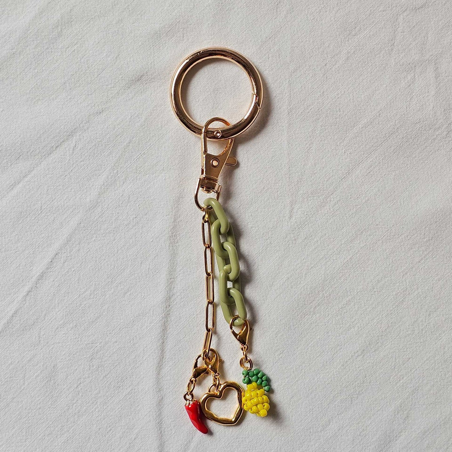 Sweet Minimalist Floral Pearl Plated Alloy Charm Bar Bag Pendant Keychain