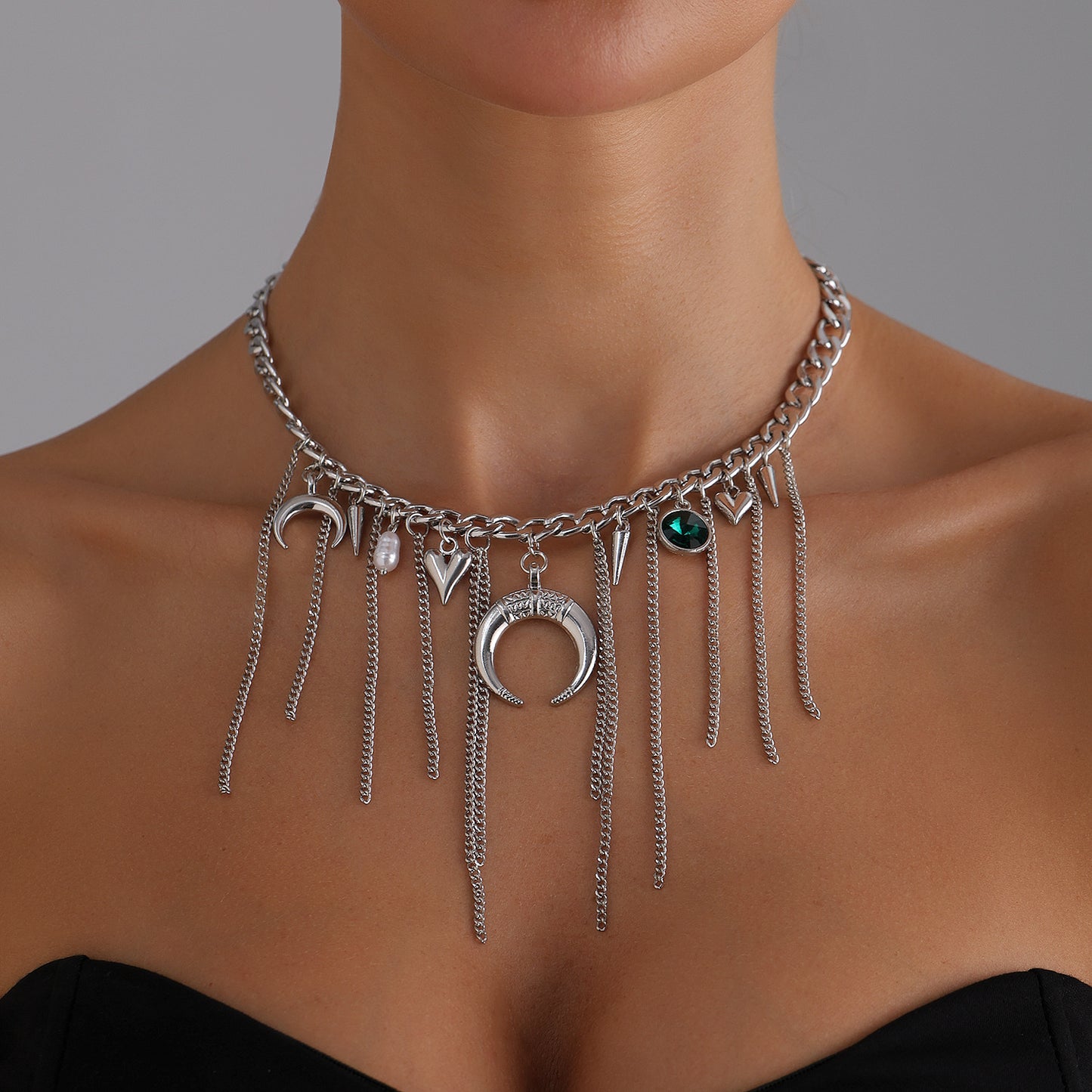 Fashionable Moon-Shaped Rhinestone Heart Pendant Necklace with Tassels in Alloy with Plating Finish for Women