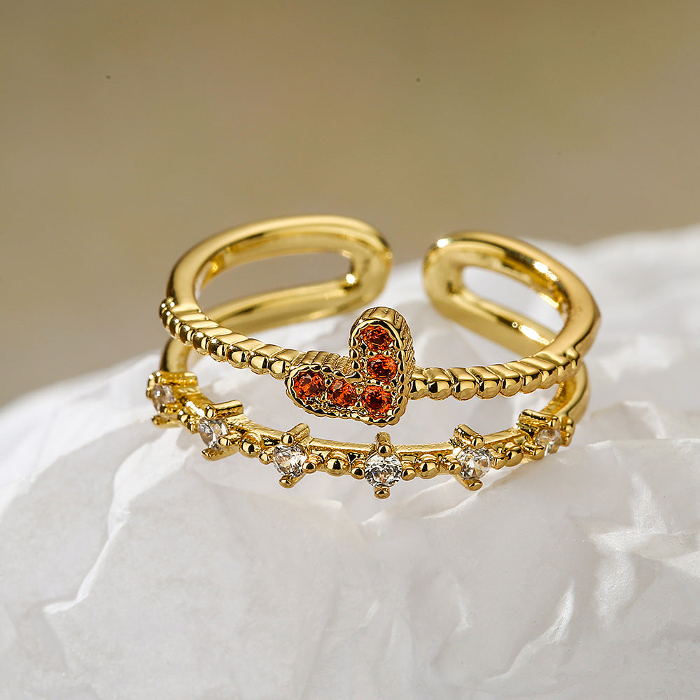 Anello aperto minimalista da donna con corona e cuore geometrico, realizzato in ottone con placcatura in oro vero e intarsio di zirconi