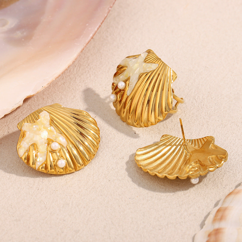 Set di orecchini a perno a goccia in olio a forma di stella marina e conchiglia in acciaio inossidabile placcato oro 18 carati e anello aperto da donna
