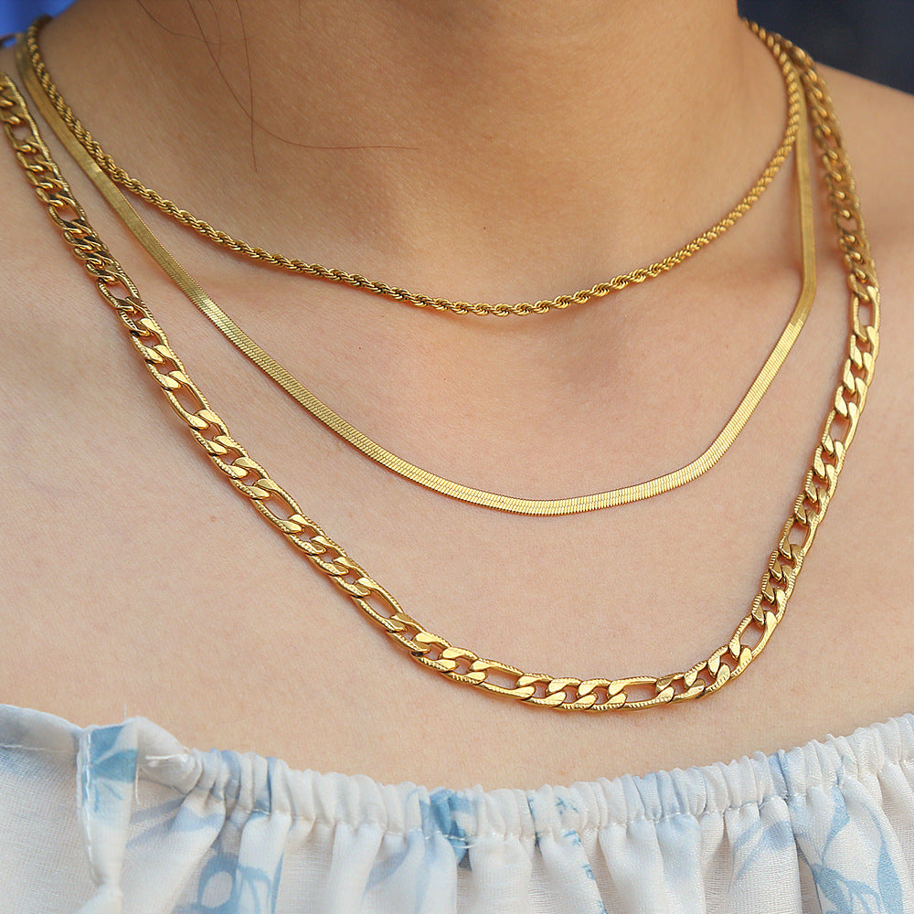 Collana Minimalista da Donna a Tre Strati in Acciaio al Titanio Placcato Oro per Clavicole