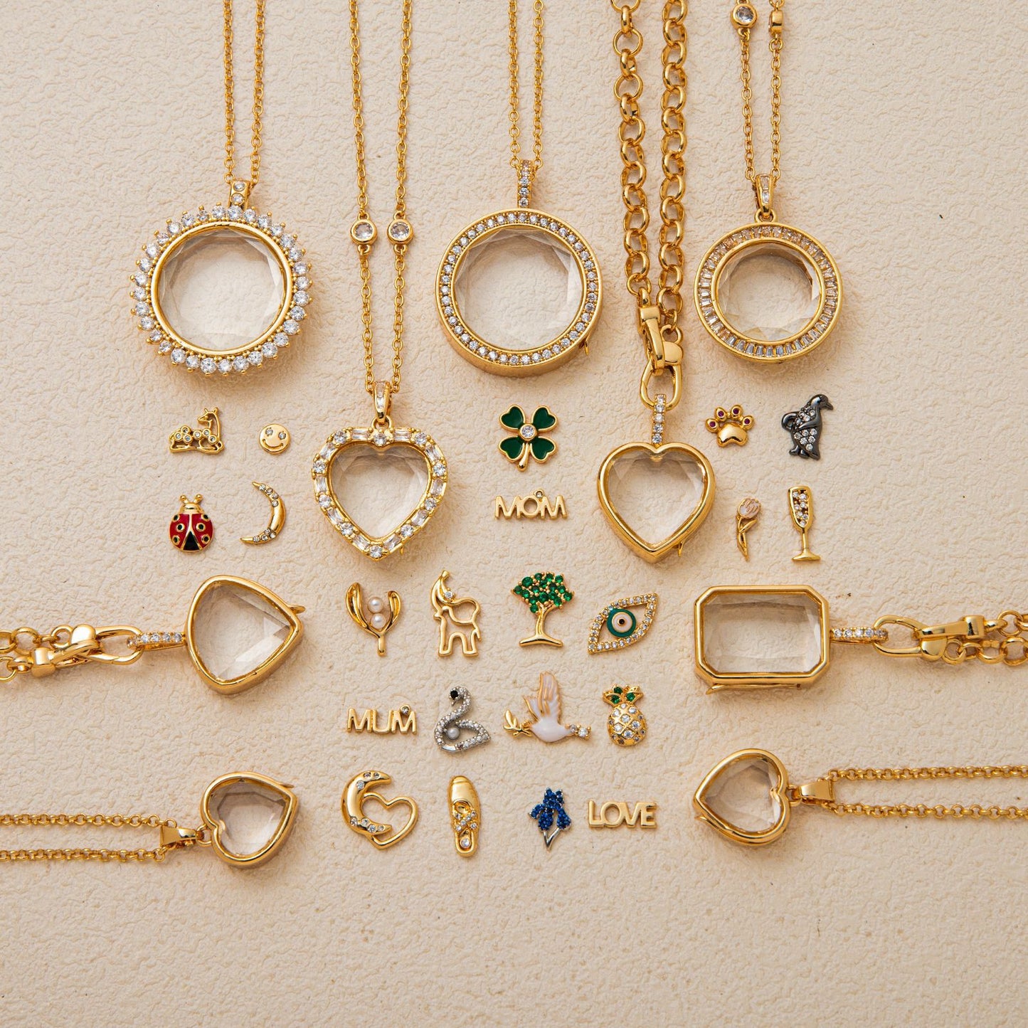 Ciondolo a Medaglione Tondo Geometrico Vintage Placcato Oro 18K in Ottone e Acciaio al Titanio Charm Bar