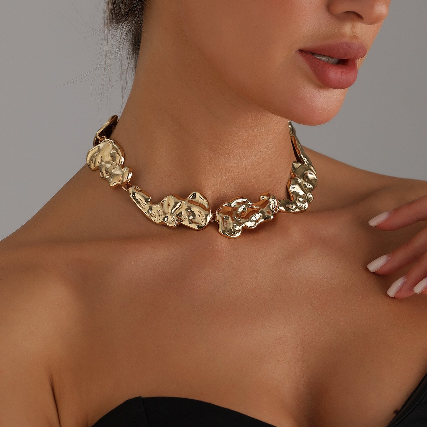 Irregular Lava-Shaped Geometric Pendant Necklace in Alloy with Electroplated Finish for Women