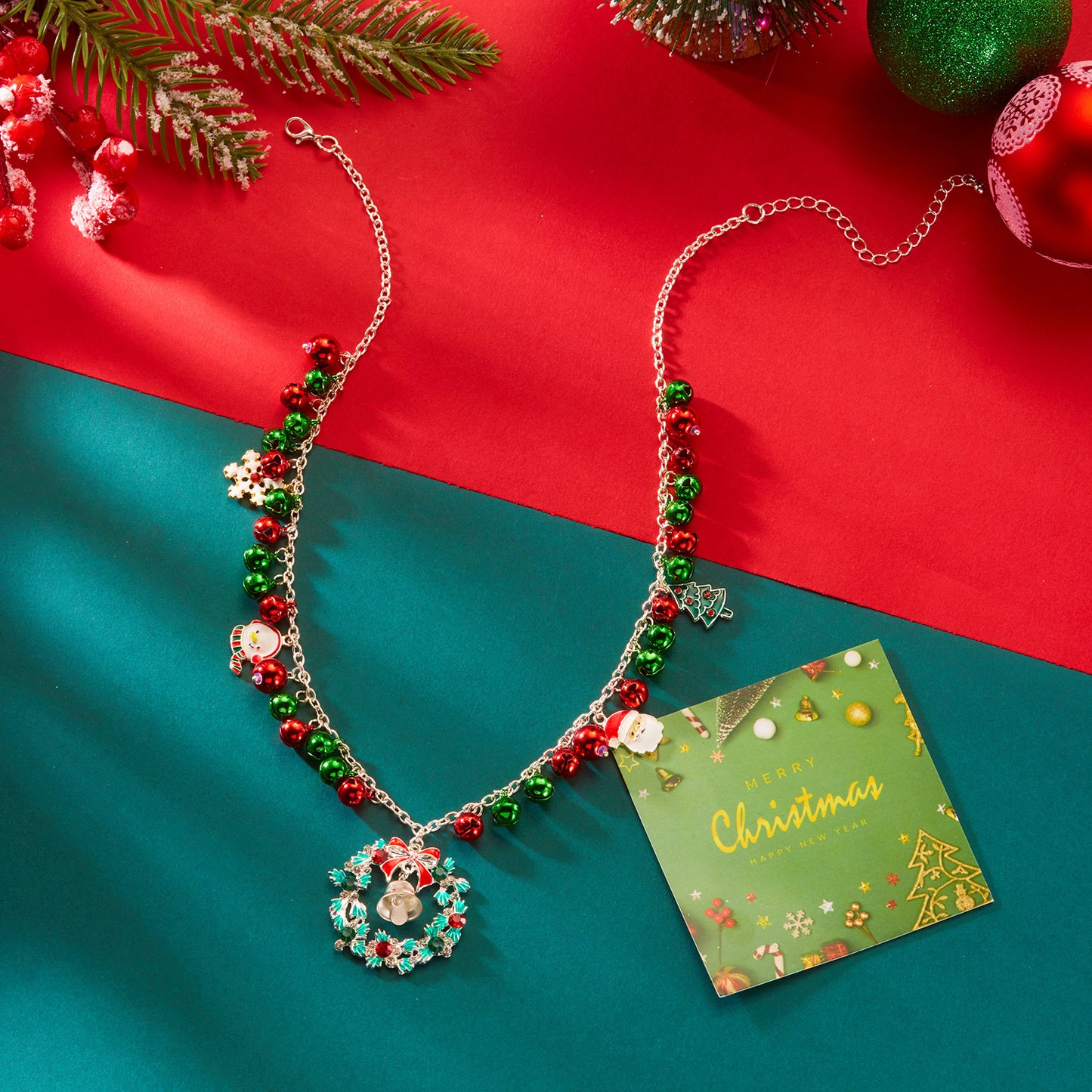 Collana con Ciondolo a Ghirlanda Natalizia alla Moda con Motivi di Campanella di Babbo Natale e Fiocco di Neve da Donna, Collana Placcata in Lega di Zinco per Regali di Natale