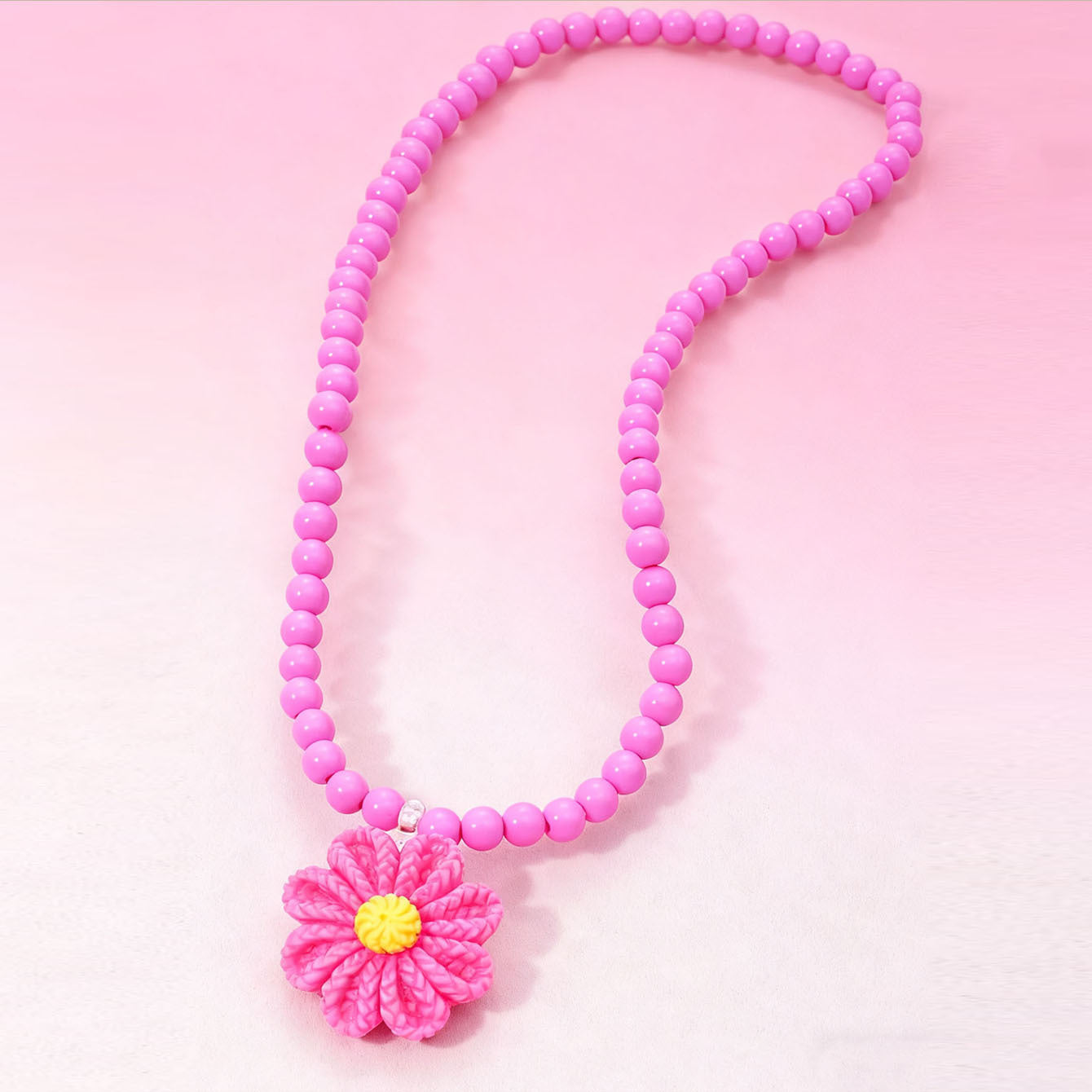 Collana in resina floreale a cartone animato per bambini con ciondolo a fiore perlato su catena di perline rotonde, gioielli artigianali per bambini, regalo