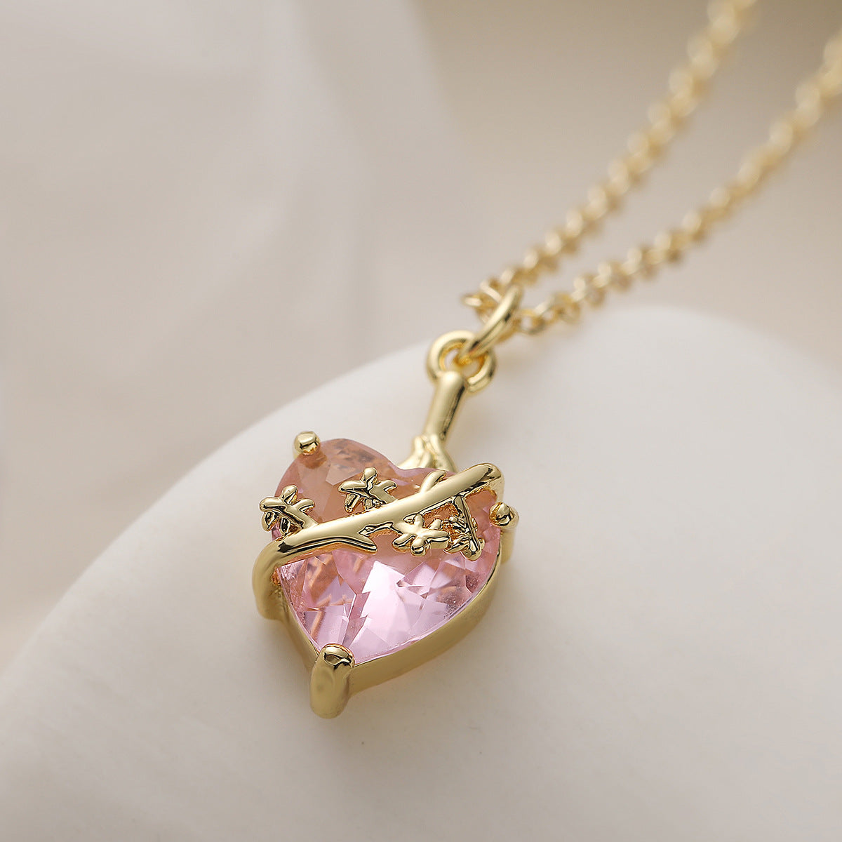 Minimalist 18K Gold Plated Brass Heart Cubic Zirconia Pendant Necklace for Women