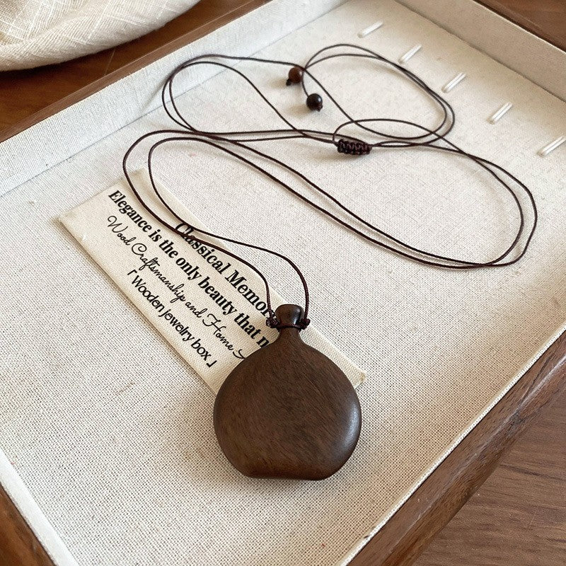 Collana con ciondolo geometrico in acrilico stile retrò da donna con charm in lega, fatta a mano, catena a strati alla moda minimalista