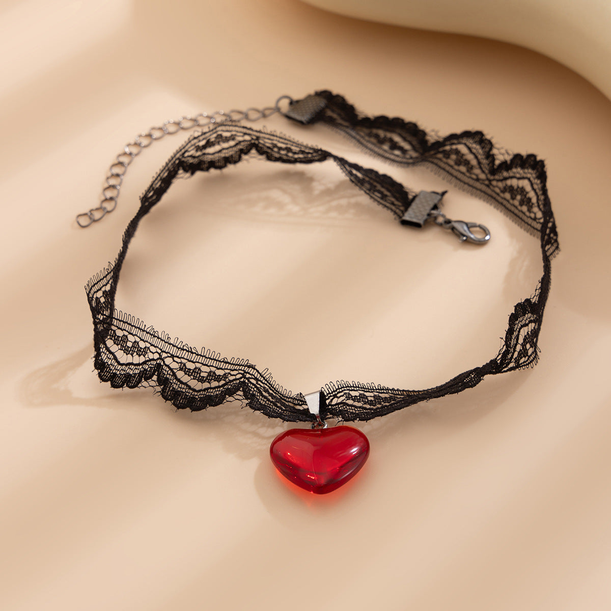 Gargantilla con colgante de corazón rojo dulce y atrevido para mujer con motivo de cruz y cadena de encaje
