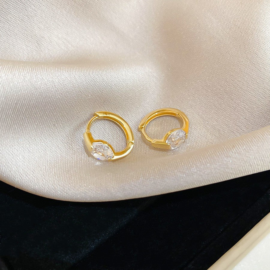 Orecchini a perno geometrici minimalisti in metallo con finitura placcata da donna, gioielli per l'orecchio lussuosi, alla moda e versatili per tutti i giorni