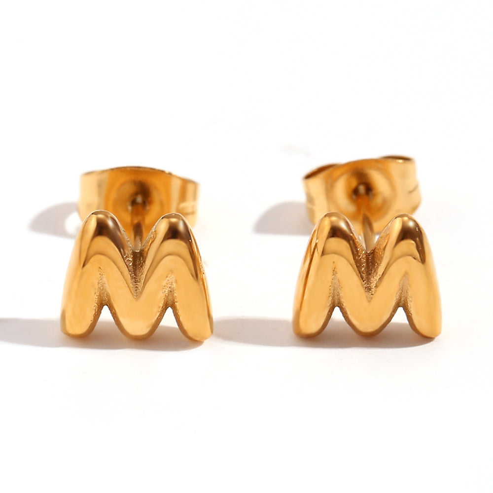 Orecchini a perno da donna con lettera geometrica moderna minimalista in acciaio al titanio placcato oro 18K