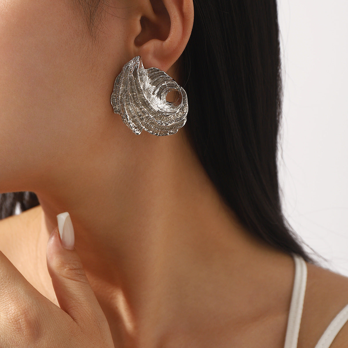 Pendientes de aleación con diseño geométrico irregular creativo, estilo retro y acabado chapado para mujer