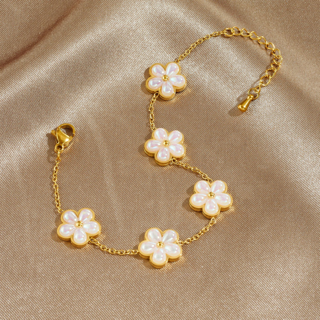 Sweet Minimalist Gold Plated Stainless Steel Floral Pearl Bracelet