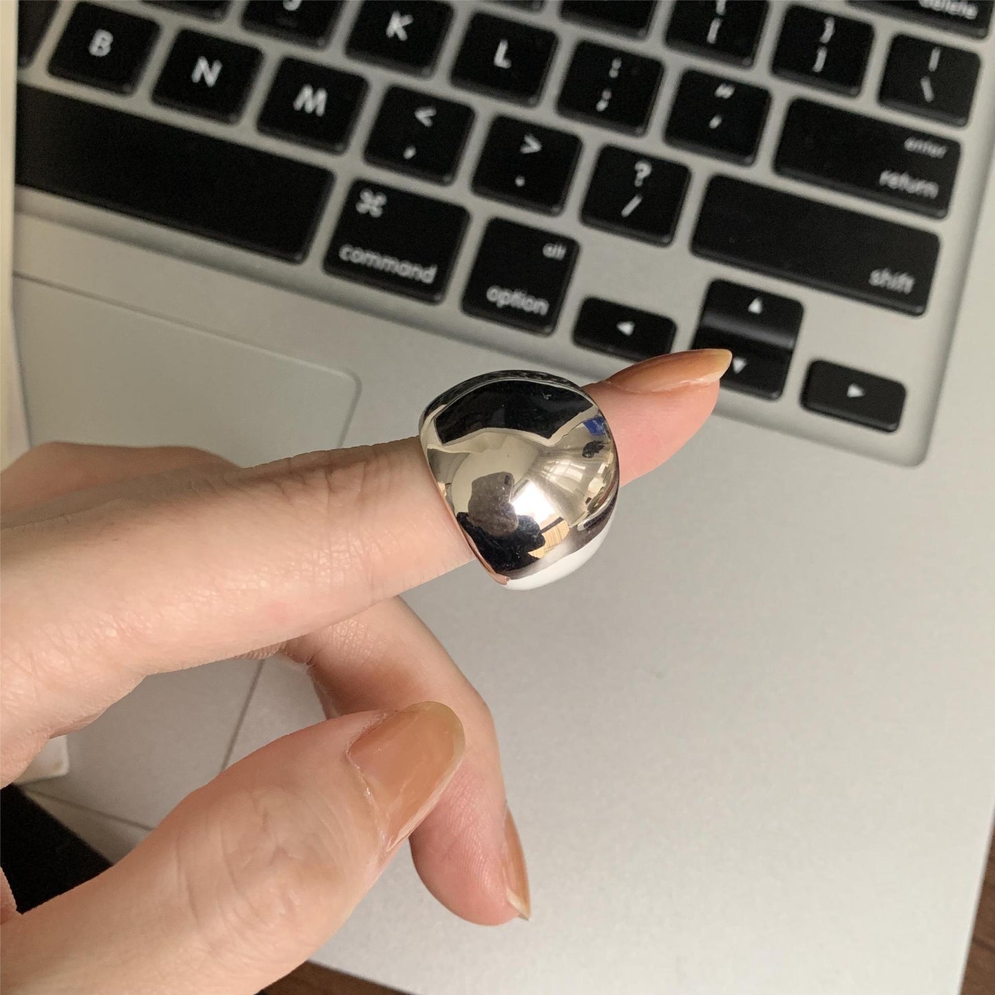 Anello minimalista a cuore lucido in argento sterling 925 da donna