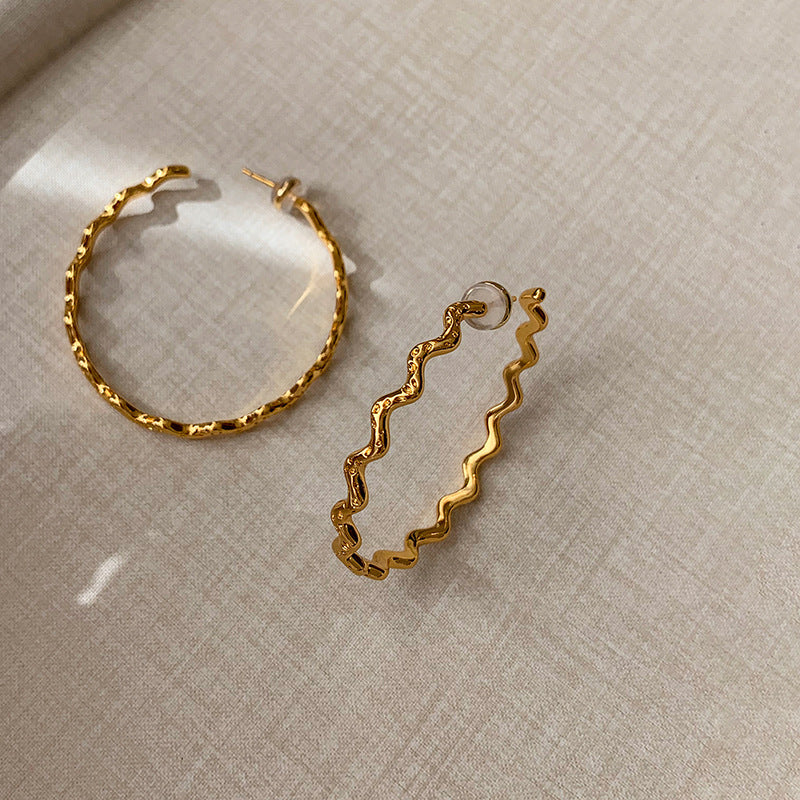 Eleganti orecchini a cerchio geometrici da donna in lega di zinco con finitura galvanica