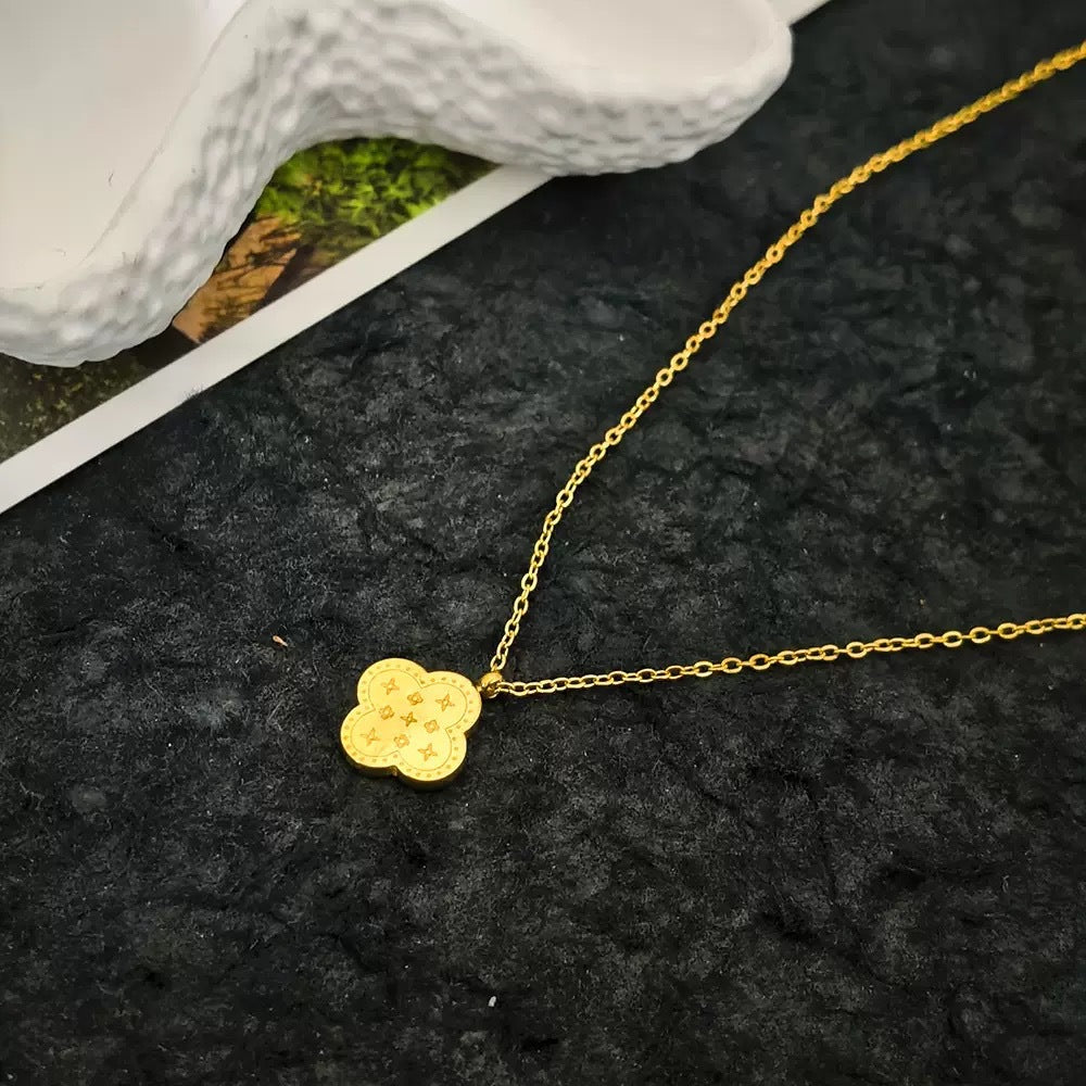 Minimalist Luxury Titanium Steel Plated Four-Leaf Clover Pendant Necklace for Women