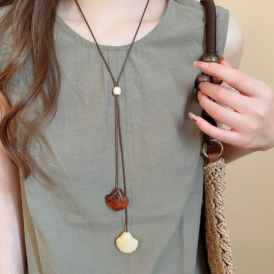 Collana con ciondolo geometrico in acrilico stile retrò da donna con charm in lega, fatta a mano, catena a strati alla moda minimalista