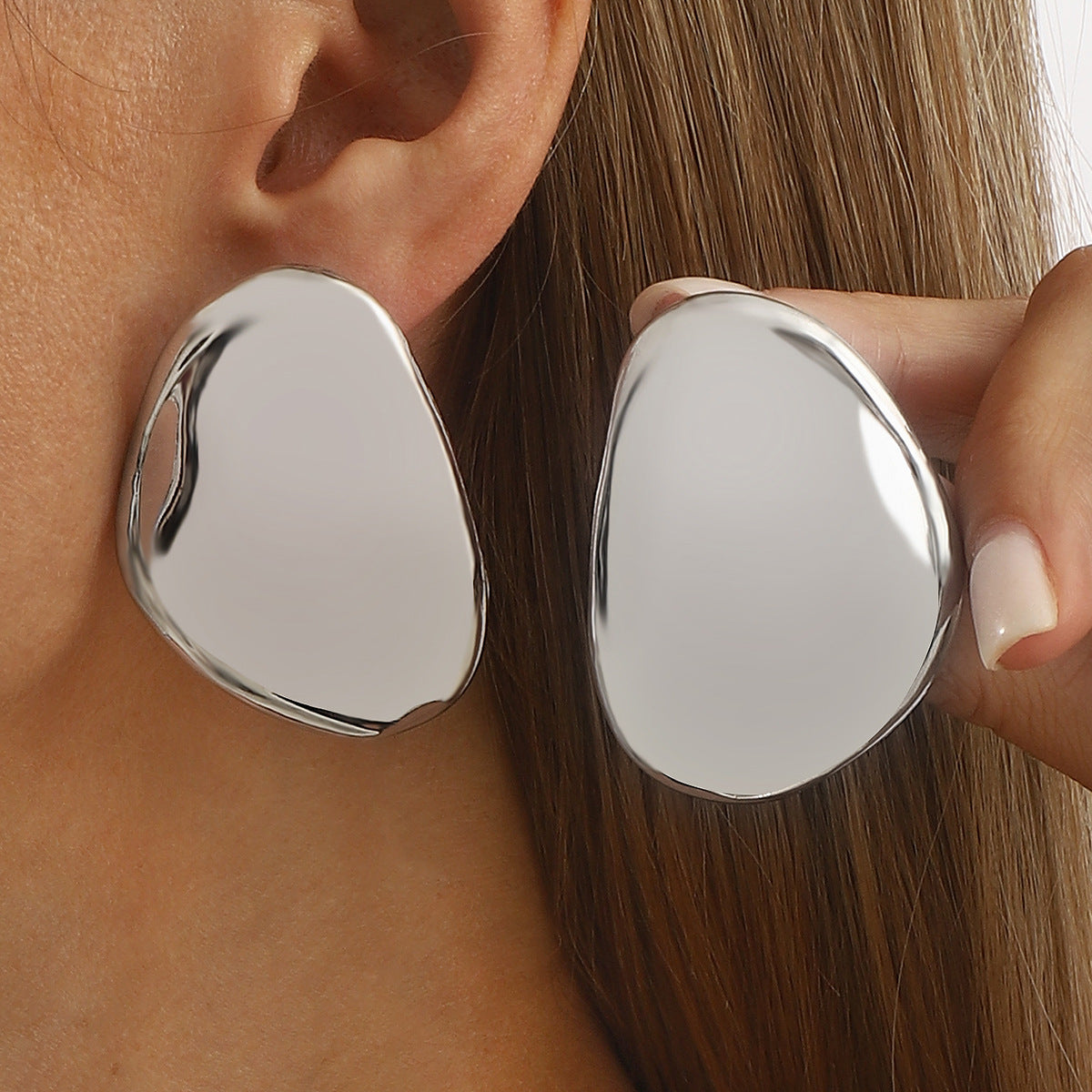 Orecchini a perno ovali geometrici chic e minimalisti in lega di zinco con finitura galvanizzata da donna