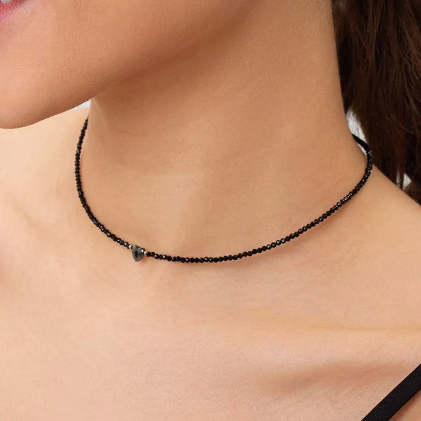 Minimalist Heart-Shaped Alloy Pendant Necklace with Crystal Glass Beads and Black Onyx Accents on Delicate Clavicle Chain
