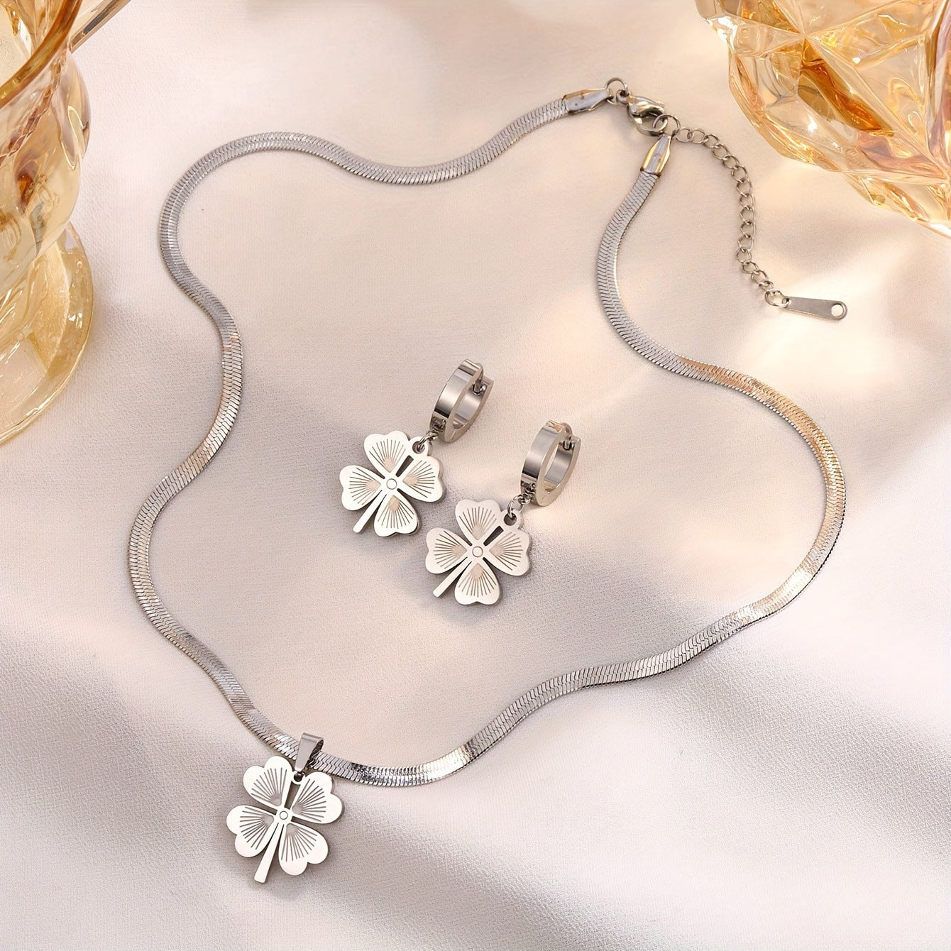 Sweet Geometric Floral Plated Titanium Steel Four-Leaf Clover Necklace and Earring Set for Women