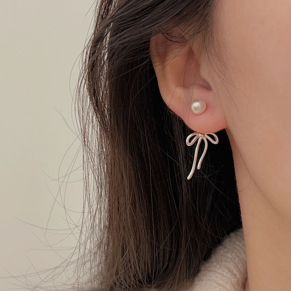 Orecchini a perno con fiocco minimalista e perla in argento sterling 925 placcato oro