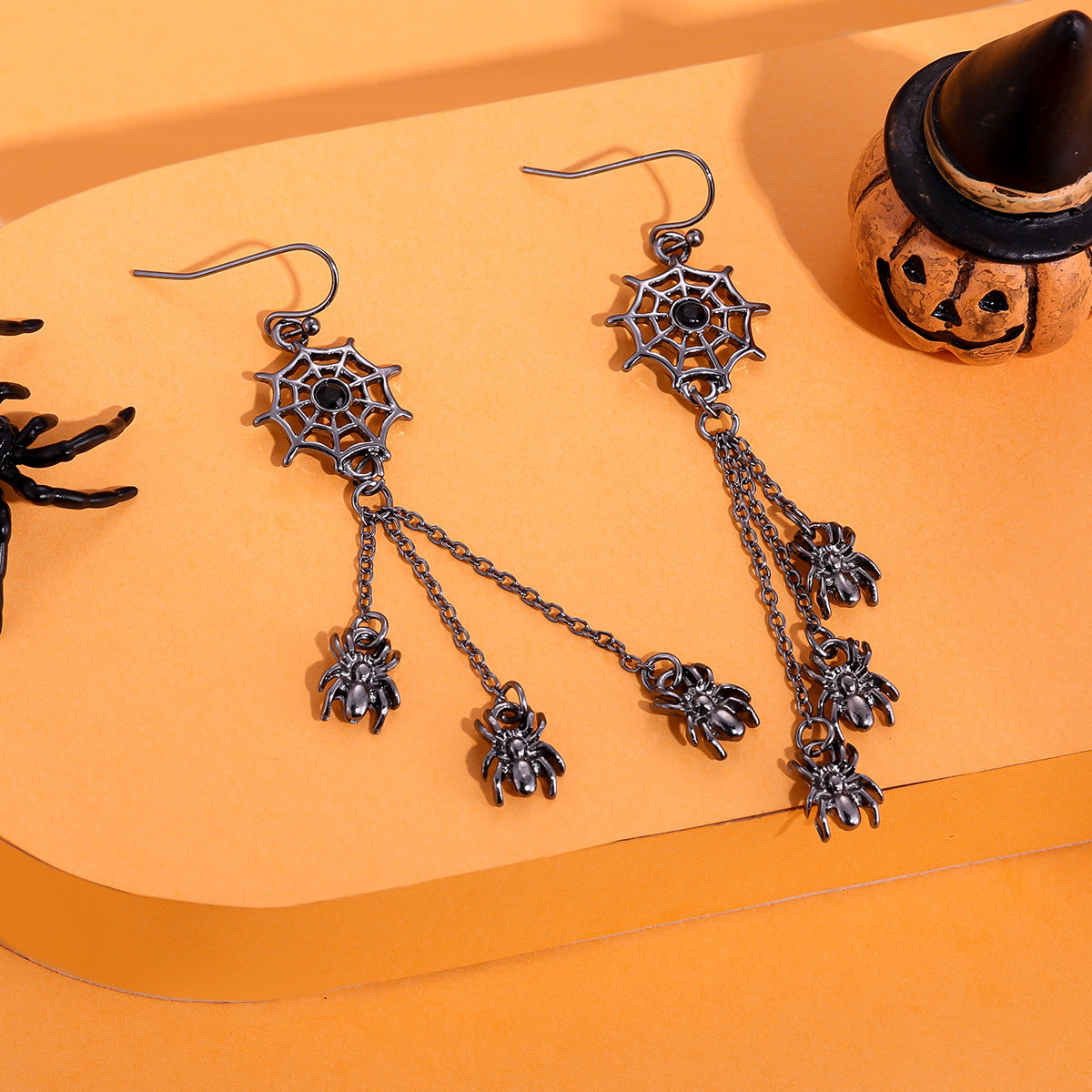 Juego de pendientes de Halloween estilo dibujos animados con diseño de calabaza, aretes de aleación y postes de acero inoxidable para mujer